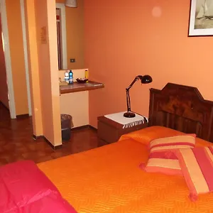 Alojamento de Acomodação e Pequeno-almoço Orange House